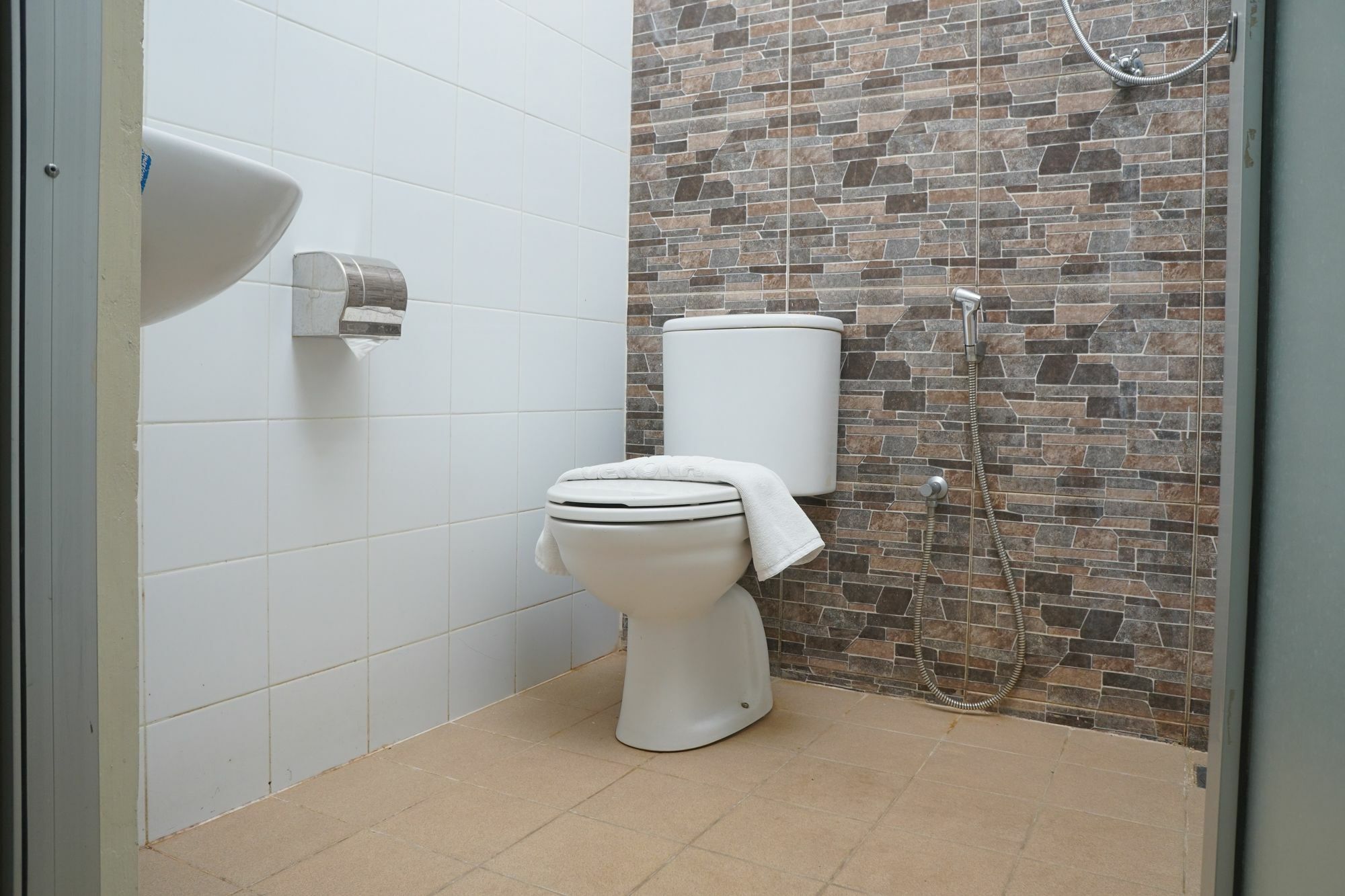 Reddoorz Plus @ Ciumbuleuit Area Μπαντούνγκ Εξωτερικό φωτογραφία