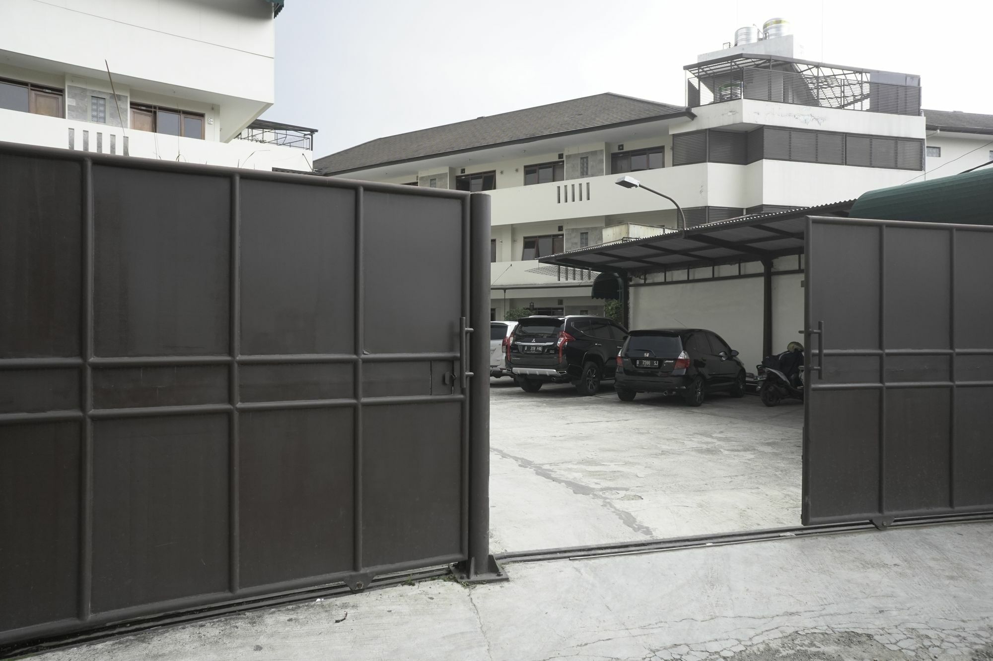 Reddoorz Plus @ Ciumbuleuit Area Μπαντούνγκ Εξωτερικό φωτογραφία